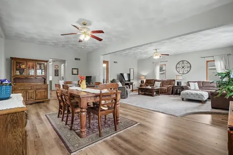 704 2nd Avenue SE Dyersville IA 52040
