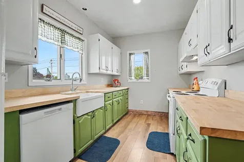 704 2nd Avenue SE Dyersville IA 52040