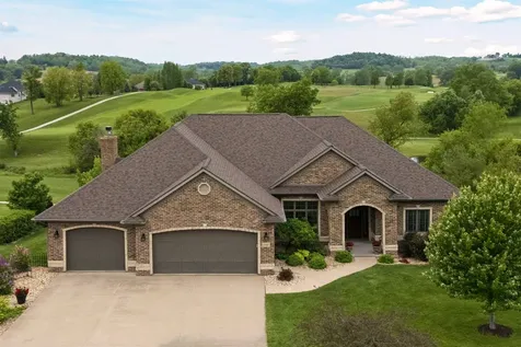 2101 Wedgewood Dubuque IA 52002