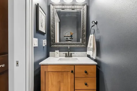 2101 Wedgewood Dubuque IA 52002