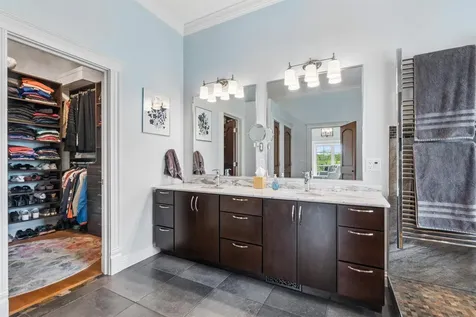2101 Wedgewood Dubuque IA 52002