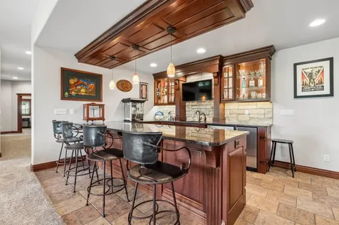 2101 Wedgewood Dubuque IA 52002