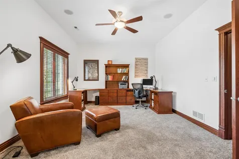 2101 Wedgewood Dubuque IA 52002