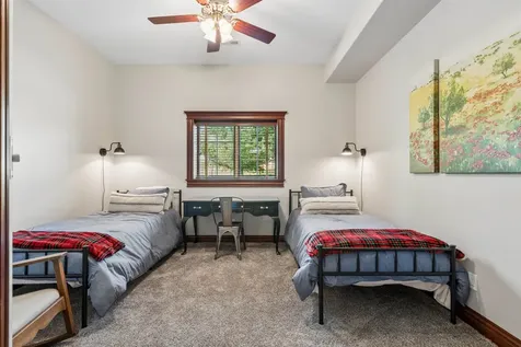 2101 Wedgewood Dubuque IA 52002
