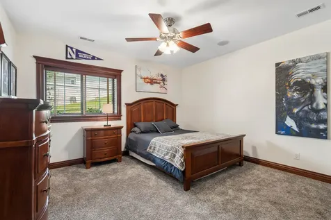 2101 Wedgewood Dubuque IA 52002