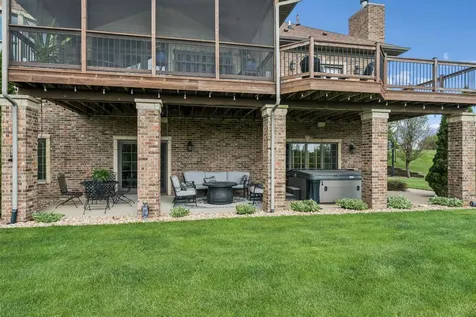 2101 Wedgewood Dubuque IA 52002
