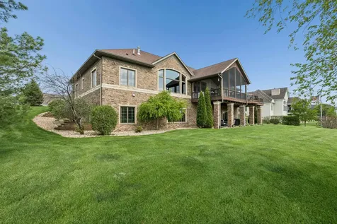 2101 Wedgewood Dubuque IA 52002