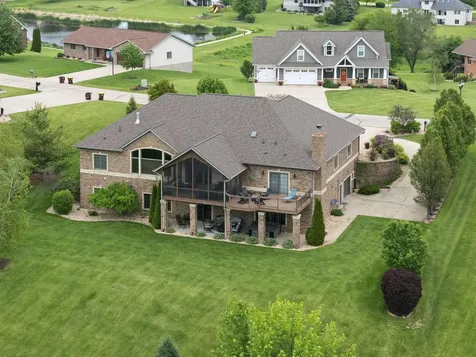 2101 Wedgewood Dubuque IA 52002