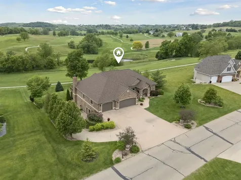 2101 Wedgewood Dubuque IA 52002