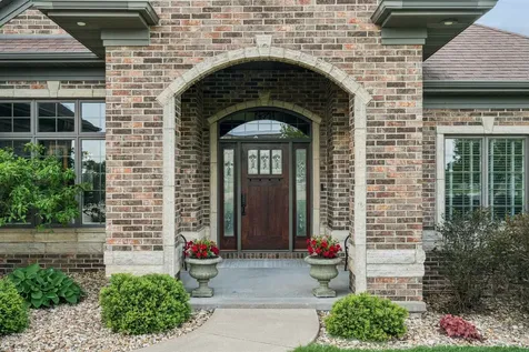 2101 Wedgewood Dubuque IA 52002