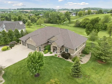 2101 Wedgewood Dubuque IA 52002