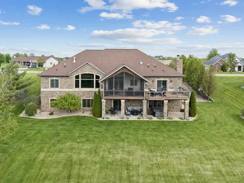 2101 Wedgewood Dubuque IA 52002