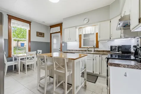 2304 Queen Dubuque IA 52001