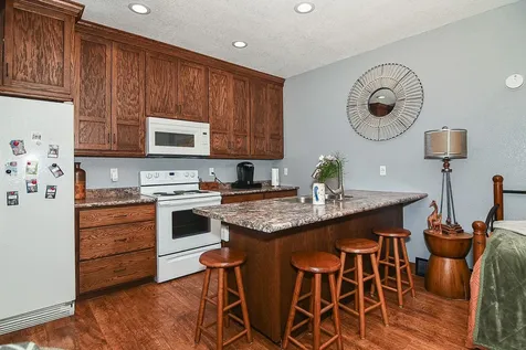 30824 Olde Hawkeye Dyersville IA 52040