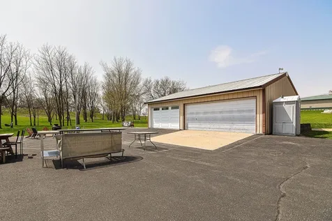 30824 Olde Hawkeye Dyersville IA 52040