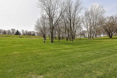 30824 Olde Hawkeye Dyersville IA 52040