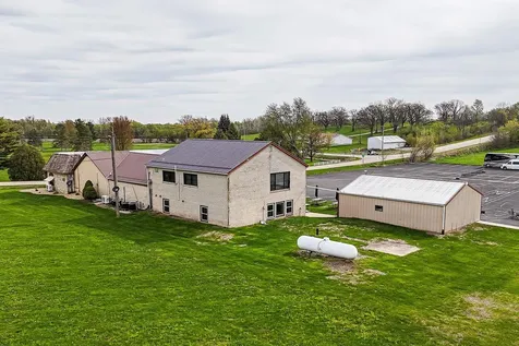 30824 Olde Hawkeye Dyersville IA 52040
