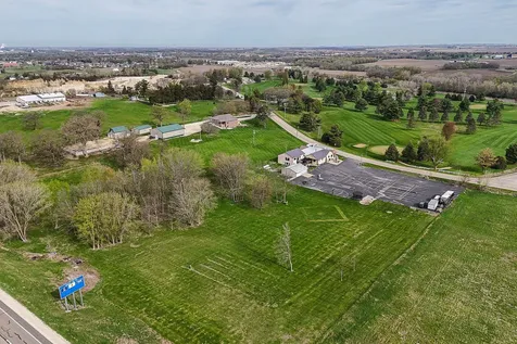 30824 Olde Hawkeye Dyersville IA 52040