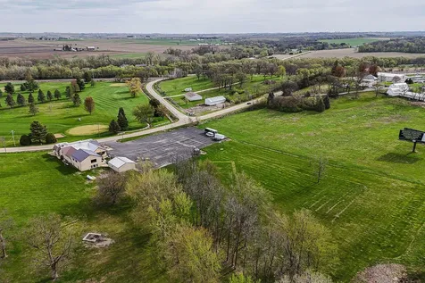 30824 Olde Hawkeye Dyersville IA 52040