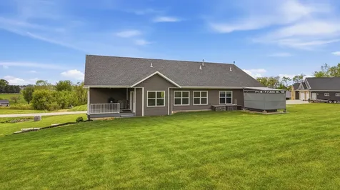 16392 Country View Dubuque IA 52001