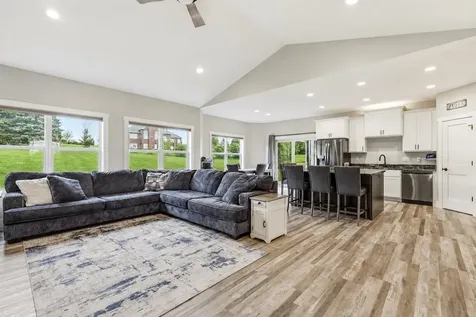 16392 Country View Dubuque IA 52001