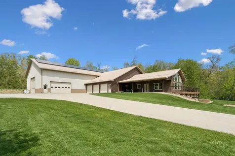 2179 267 Delhi IA 52223-0000