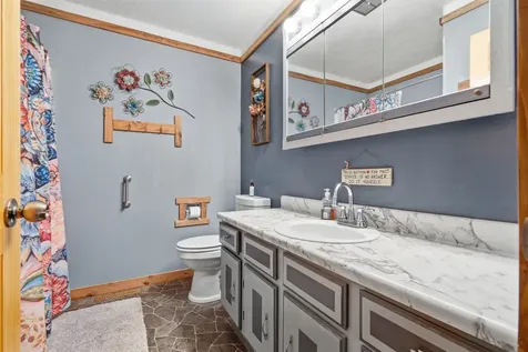 435 S 4th Street Winthrop IA 50682