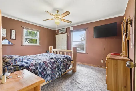 435 S 4th Street Winthrop IA 50682