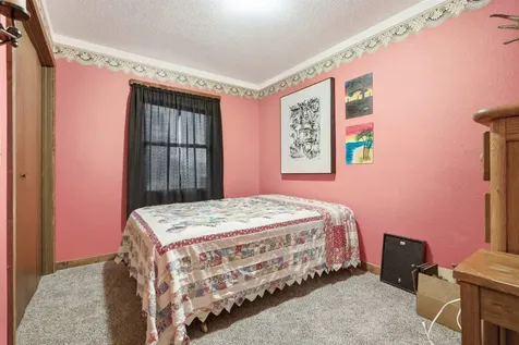 435 S 4th Street Winthrop IA 50682