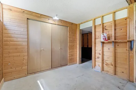 435 S 4th Street Winthrop IA 50682