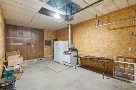 435 S 4th Street Winthrop IA 50682