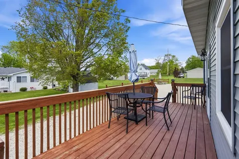 435 S 4th Street Winthrop IA 50682