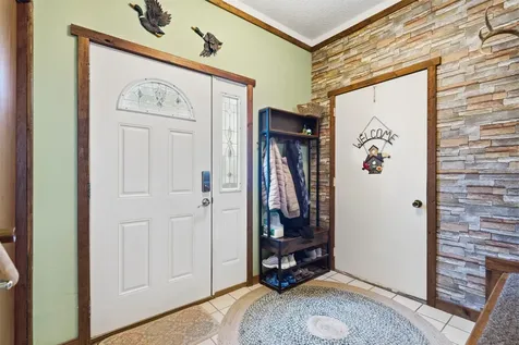 435 S 4th Street Winthrop IA 50682