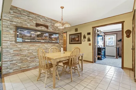 435 S 4th Street Winthrop IA 50682