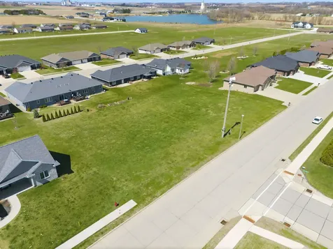 932 7th Street SW Dyersville IA 52040