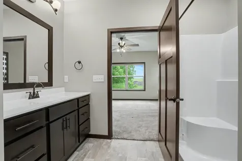 924 White Oak Manchester IA 52057