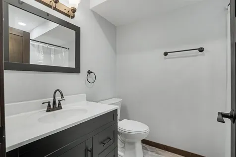 924 White Oak Manchester IA 52057