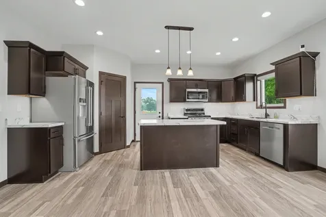 924 White Oak Manchester IA 52057
