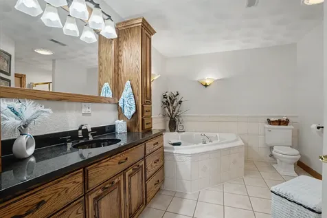2104 332nd Avenue Dyersville IA 52040