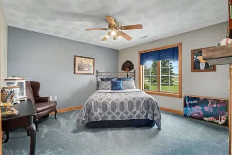 2104 332nd Avenue Dyersville IA 52040