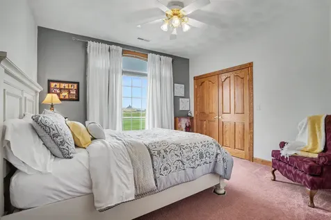 2104 332nd Avenue Dyersville IA 52040