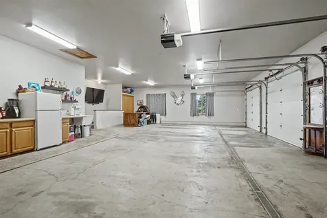 2104 332nd Avenue Dyersville IA 52040