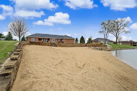 2104 332nd Avenue Dyersville IA 52040