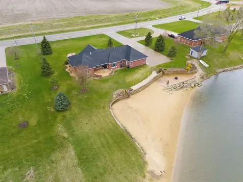 2104 332nd Avenue Dyersville IA 52040