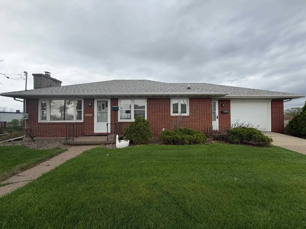 3280 Asbury Dubuque IA 52001