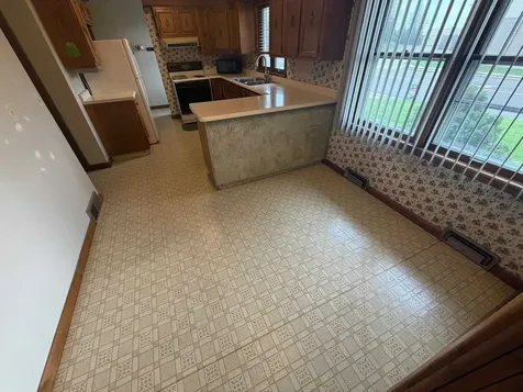 3280 Asbury Dubuque IA 52001