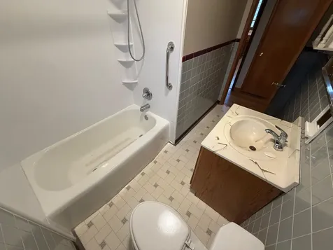 3280 Asbury Dubuque IA 52001