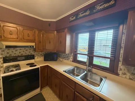 3280 Asbury Dubuque IA 52001