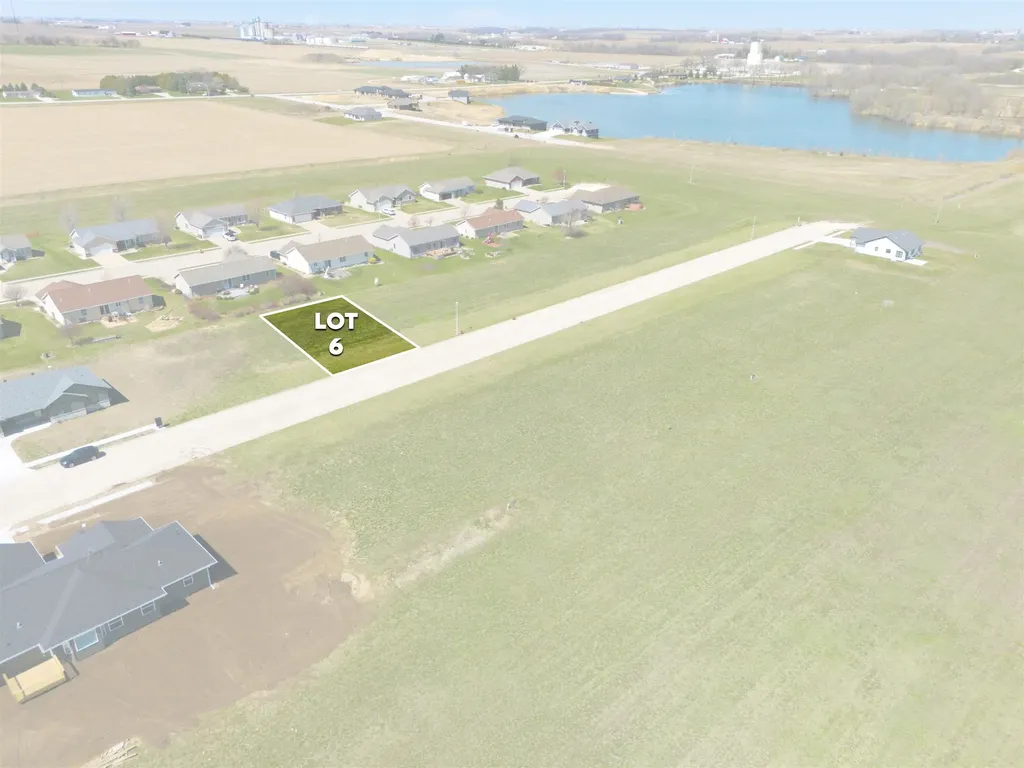 932 10th Street SW Dyersville IA 52040