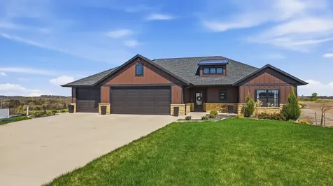 14549 Keegan Dubuque IA 52002
